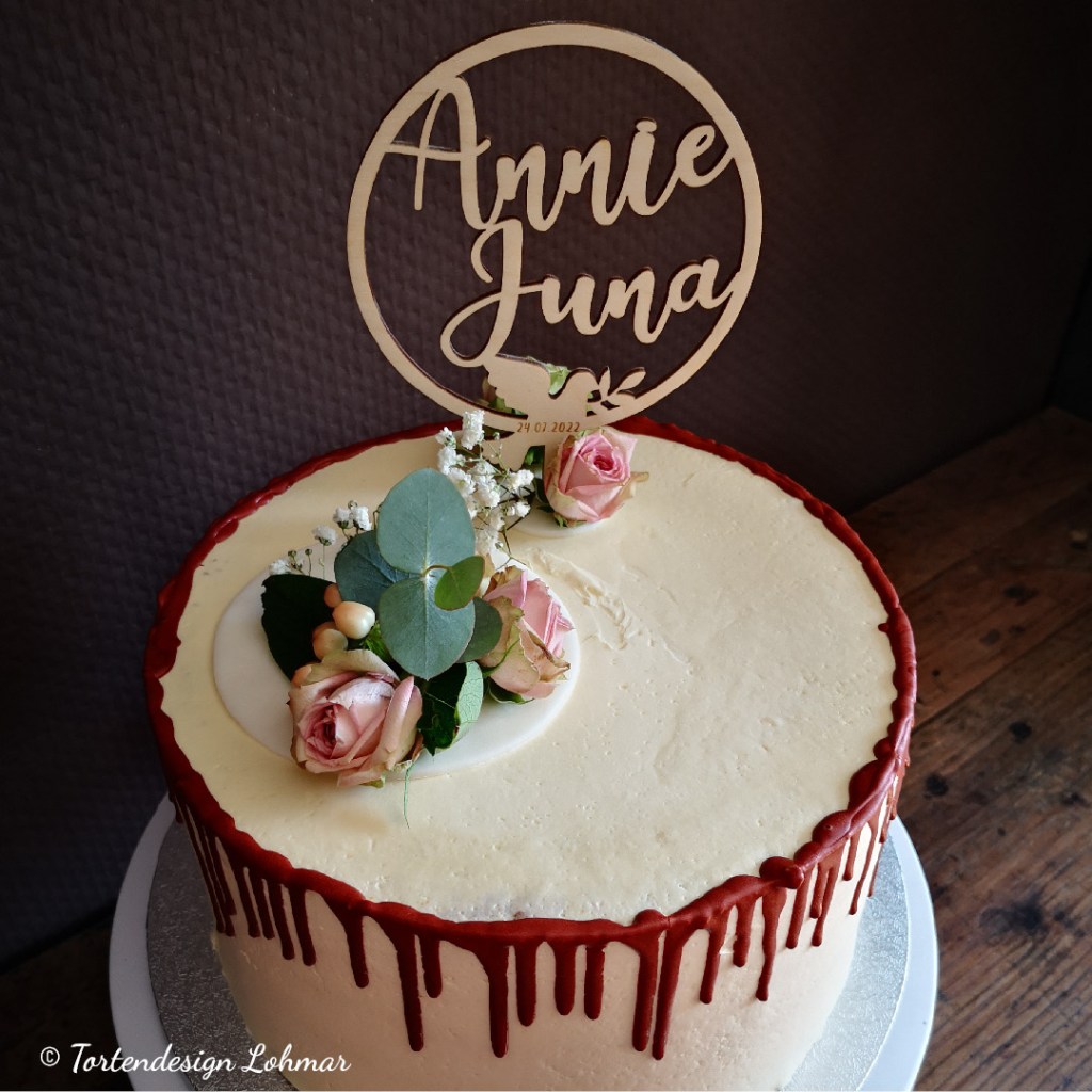 Naked Caked, Dripcake, Tauftorte, Torte zur Taufe, Cake Topper aus Holz